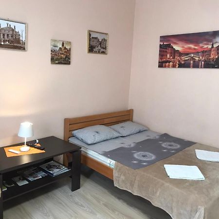 Apartment Near The Forum Mall Lviv Buitenkant foto