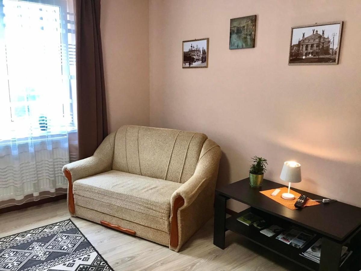Apartment Near The Forum Mall Lviv Buitenkant foto