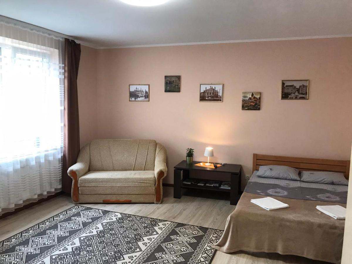 Apartment Near The Forum Mall Lviv Buitenkant foto