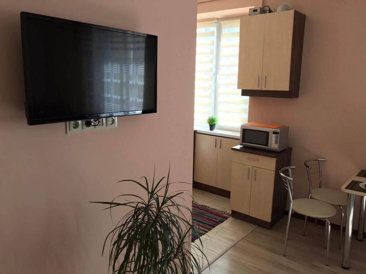 Apartment Near The Forum Mall Lviv Buitenkant foto